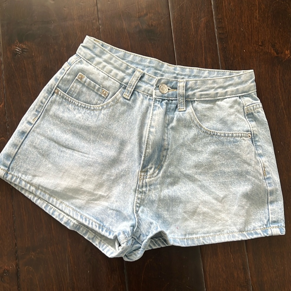 Shein shorts size 26 (never worn)